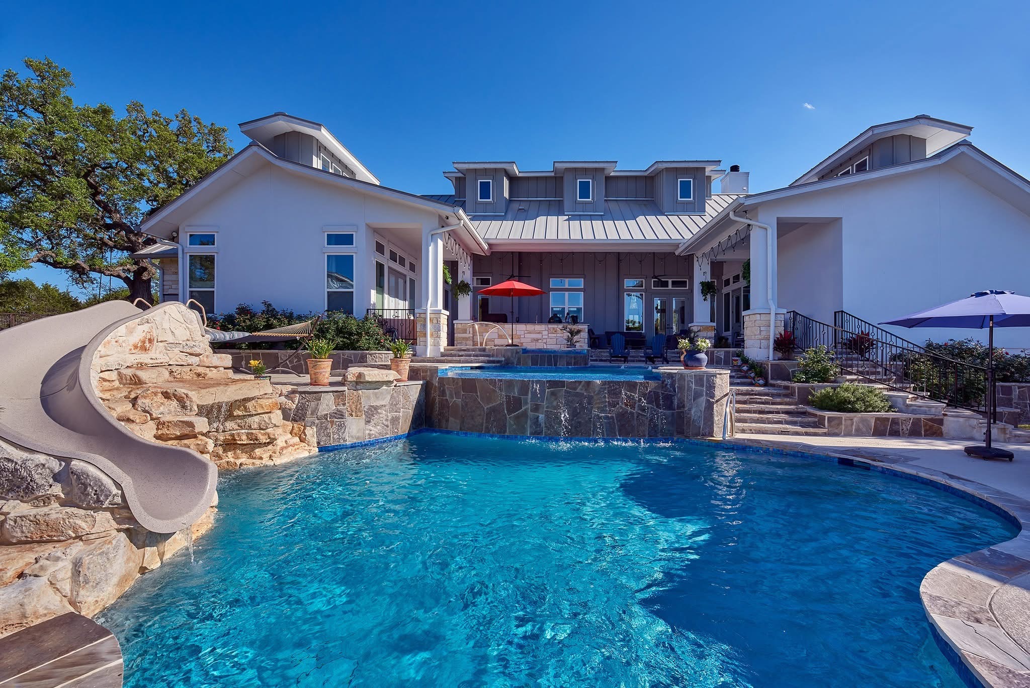 Pool steps and entry